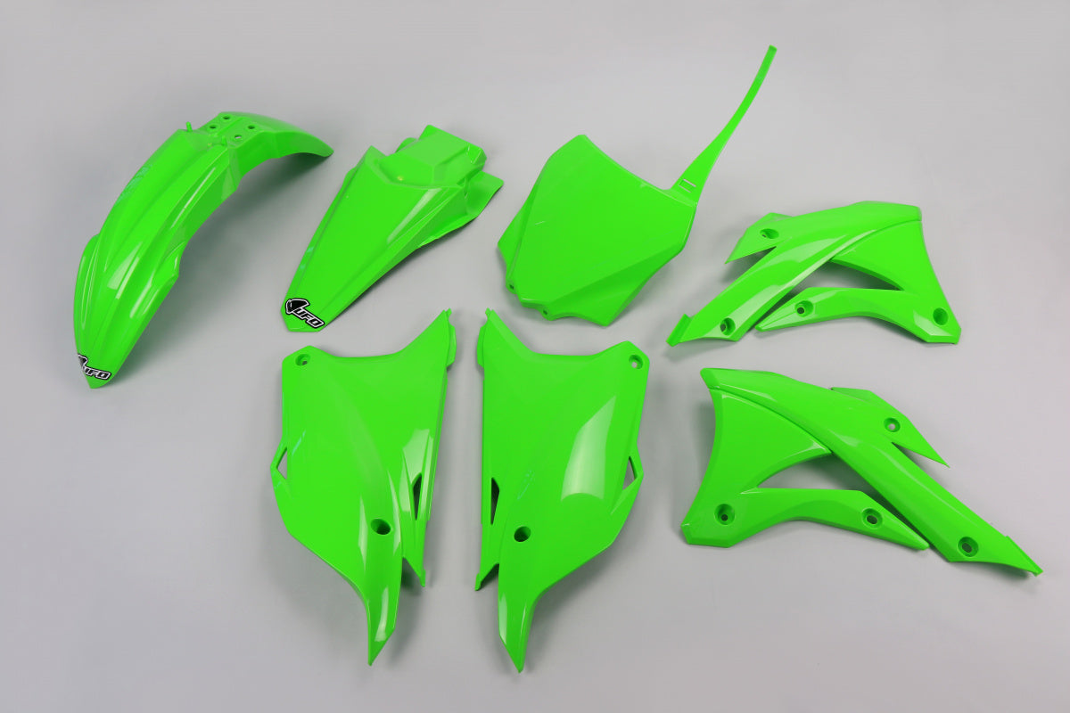 UFO Muovisarja 5-osainen Musta KX85 OEM 2021
