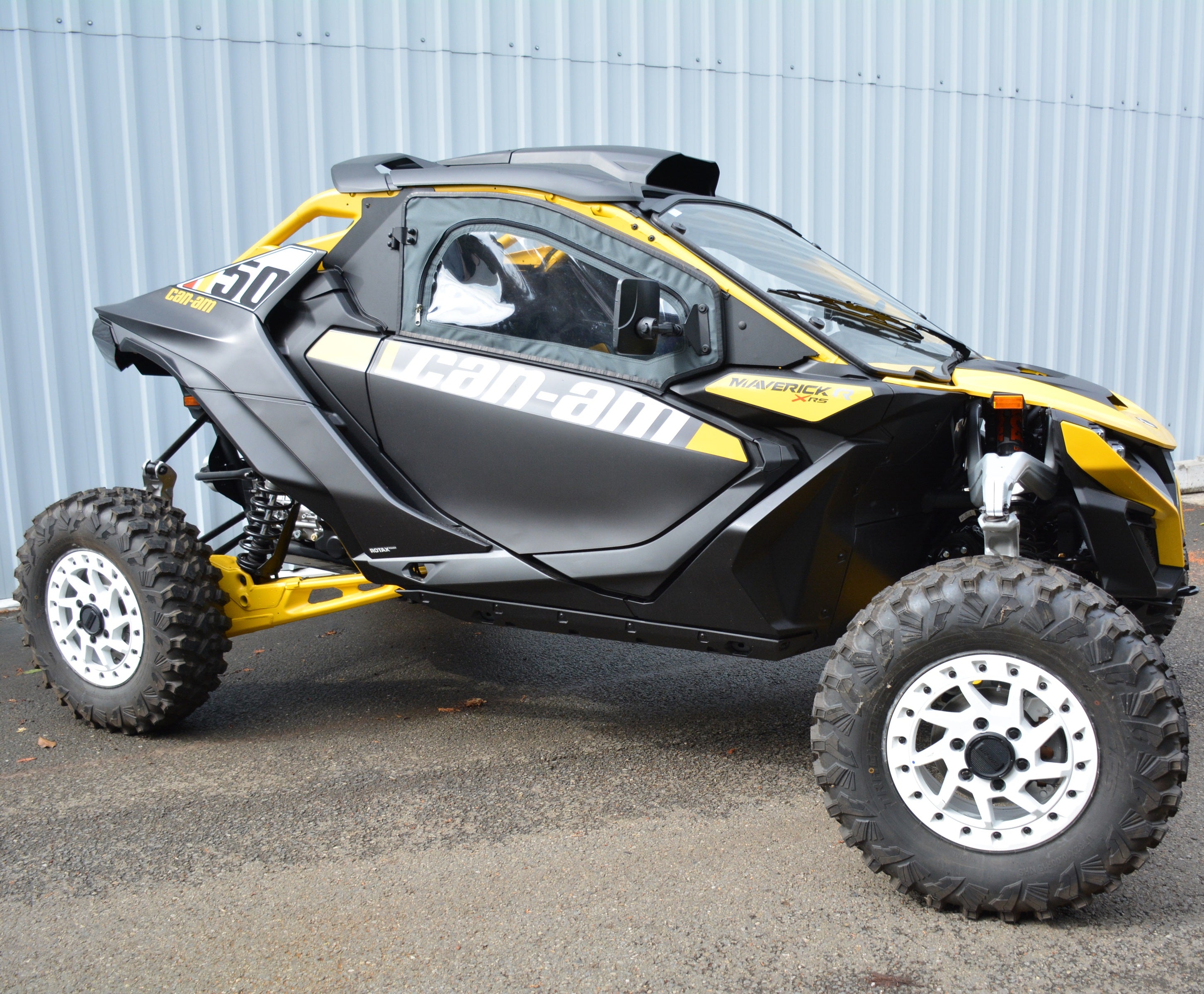 DFK Täysi Ohjaamo (ei katto) Lämmöllä + pyyhin/pesin Can-Am Maverick R 2022->