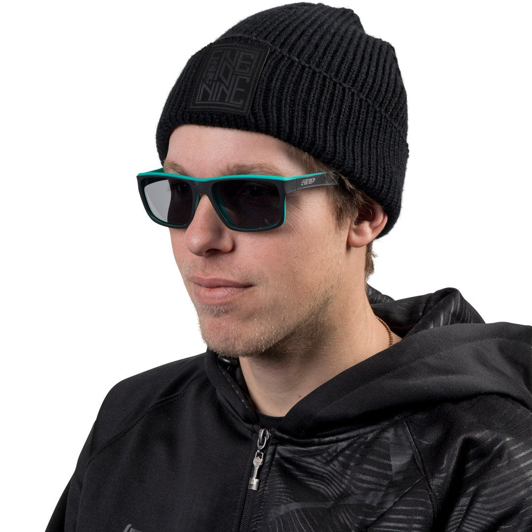Deuce Aurinkolasit