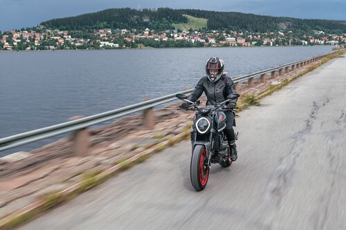 Halvarssons naisten Solberg moottoripyörätakki