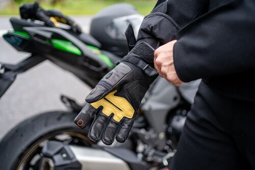 Halvarssons Hanskat Flon WP Musta