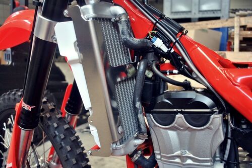 AXP Radiator Braces Red spacers Beta 350RR 15-19