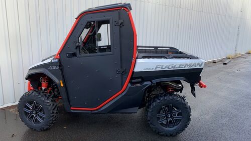 DFK Täysi Ohjaamo mustalla ovella Lämmöllä  + pyyhin/pesin Segway Fugleman