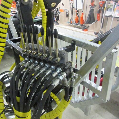 ATV GRAPPLE CRANE 350-II Hydraulisella vedolla ja vinssilla
