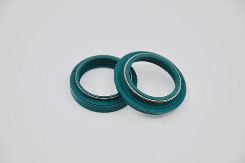 SKF Oil & Dust Seal Kit 35 mm. - WP '17-up