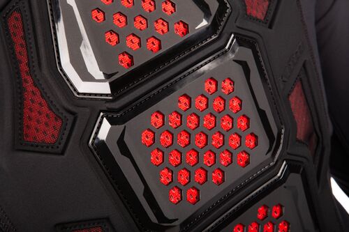 Aggressor Suojapaita 2.0 Selkäsuojalla