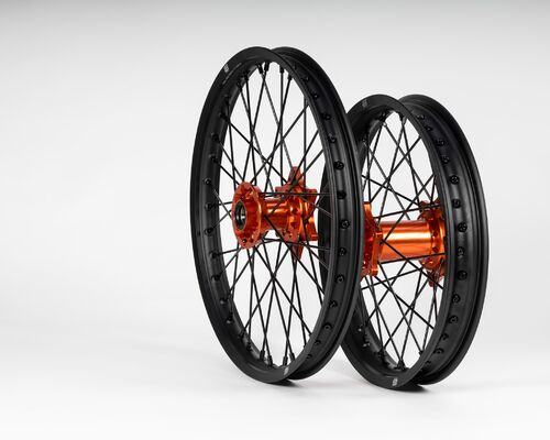 Sixty5 KTM Musta/Oranssi Enduro 1.6-21"/2.50-18" vannesarja